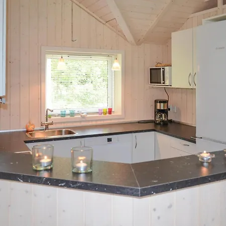 Gorgeous In Ebeltoft With Kitchen בית נופש
